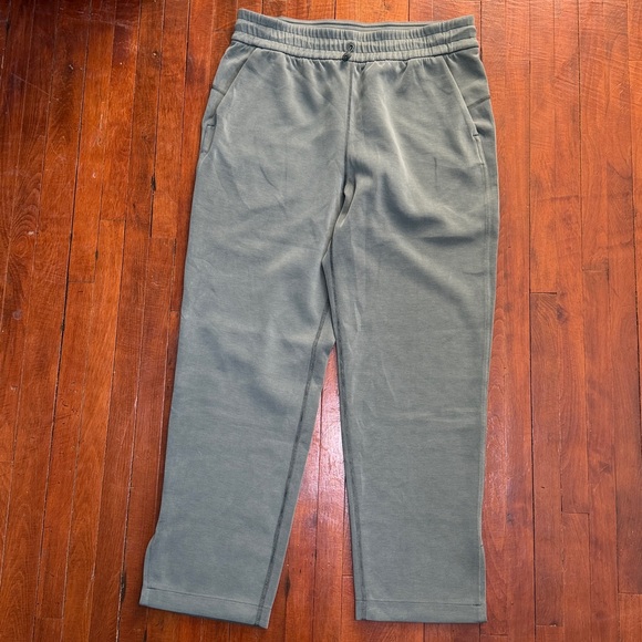 Lululemon Softstreme Straight Leg Split Hem 23” Crop - 8 - Smoked Spruce - NWOT! - Picture 2 of 9